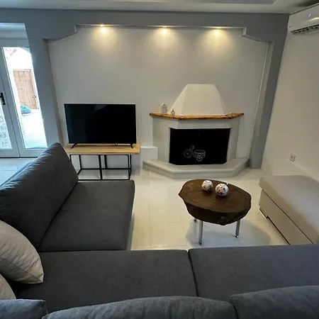 Vilă Vista Asprogerakata